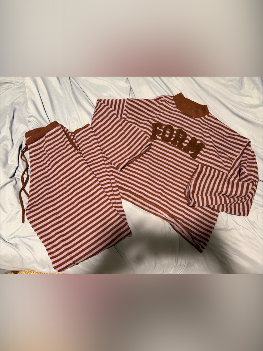 FORM TWO PIECE STRIPED SET